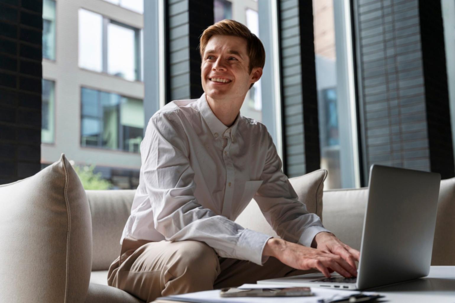 Suasana pembelajaran trading otomatis dengan fokus pada analisis data pasar